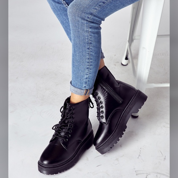 Black platform combat lug boots - Picture 3 of 8